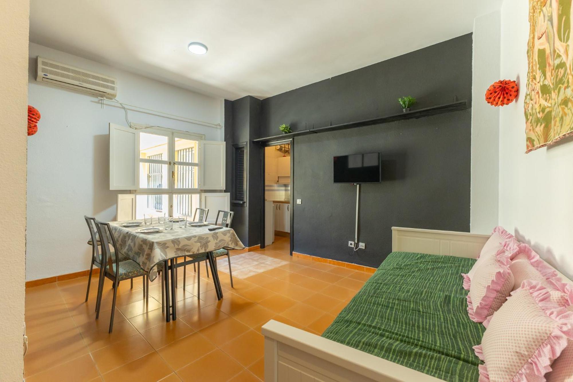 Conde Center Premium Suites, Free Parking Севілья Екстер'єр фото