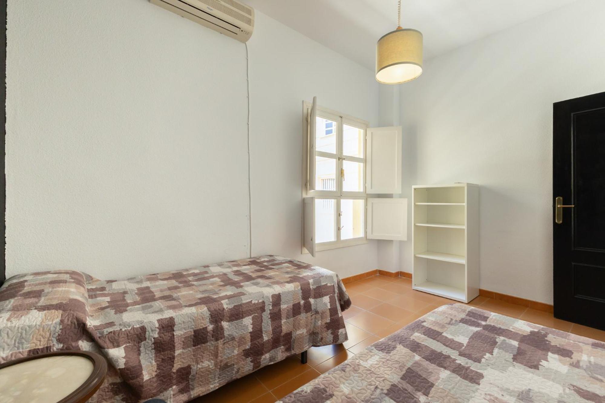 Conde Center Premium Suites, Free Parking Севілья Екстер'єр фото